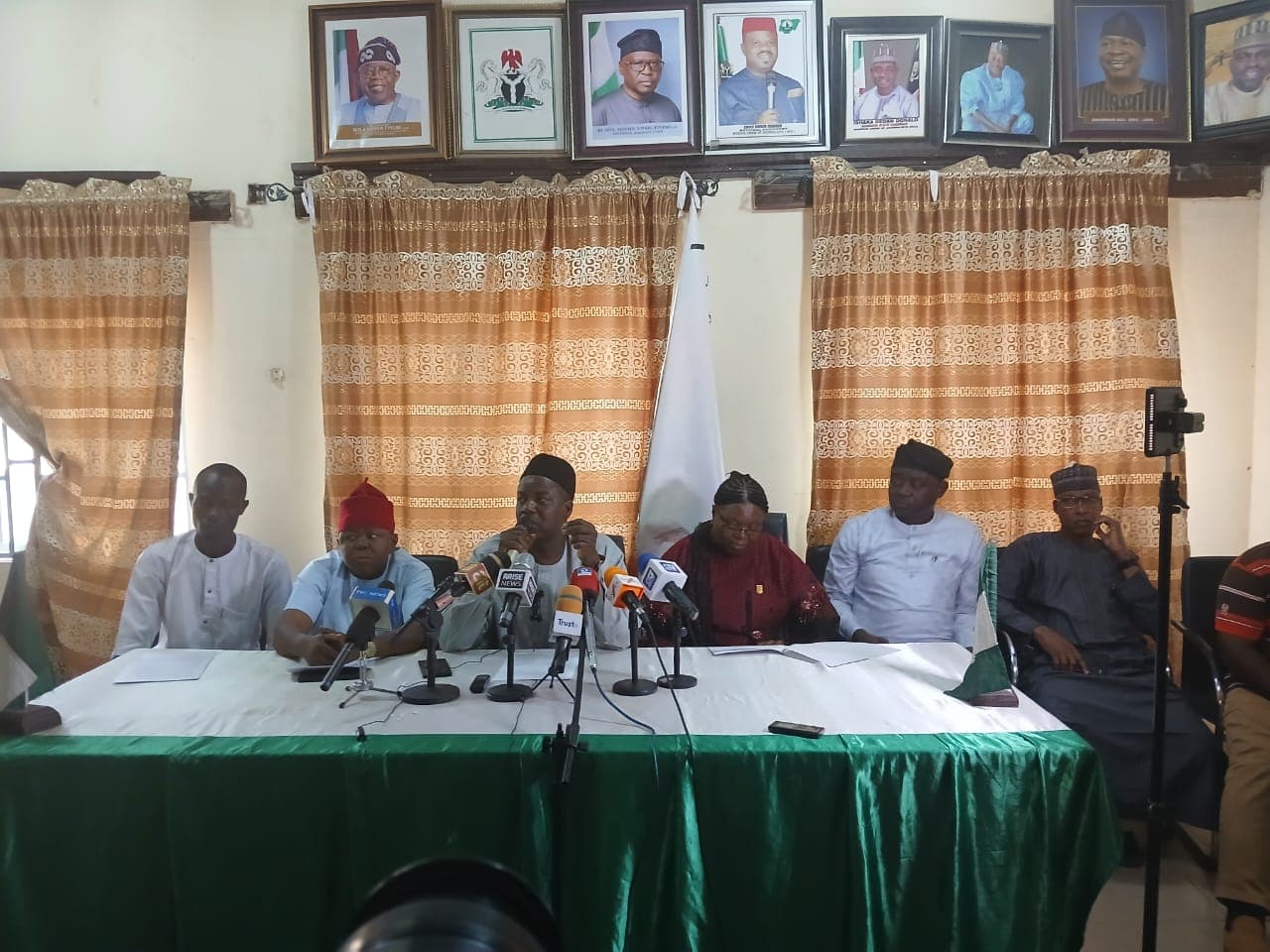 HUBA PEOPLE HAIL FINTIRI FOR RESTORING CHIEFDOM AFTER 120 YEARS
