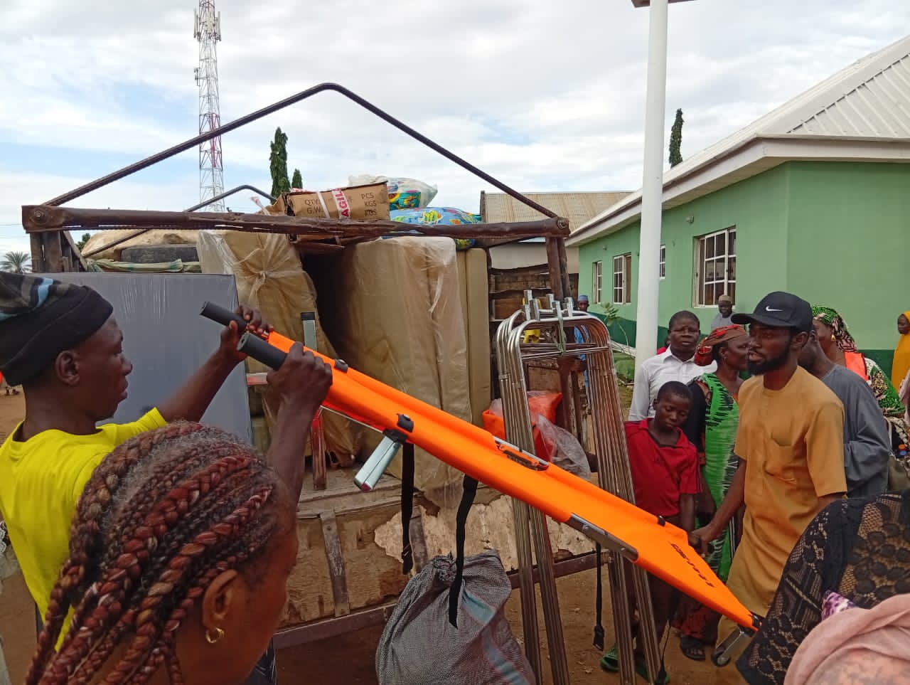 Senator Binos Yaroe Donates Medical Equipment to Border Communities in Adamawa